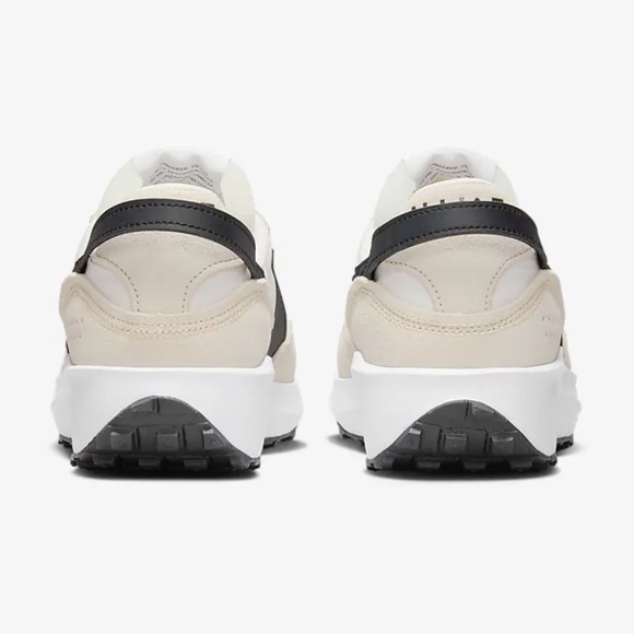 Nike Waffle Debut Women’s - size 6 - Picture 4 of 8